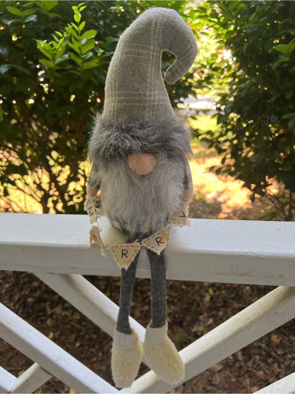 NWOT Mud Pie Deluxe Christmas Gnome Shelf Sitter with Dangling Legs